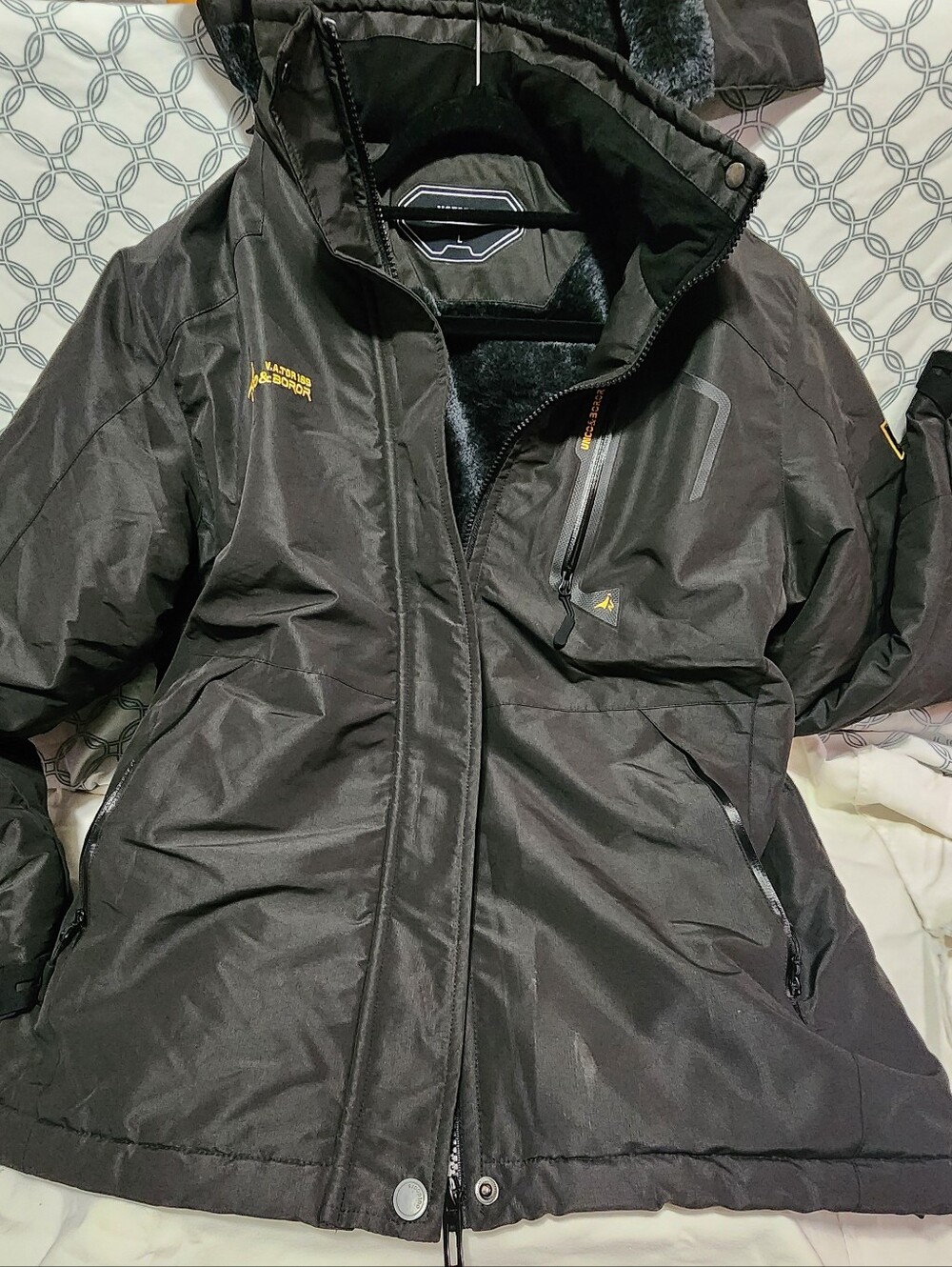 Women's Black Insulated Winter Jacket - Moerdeng, Unco & Boror, LARGE